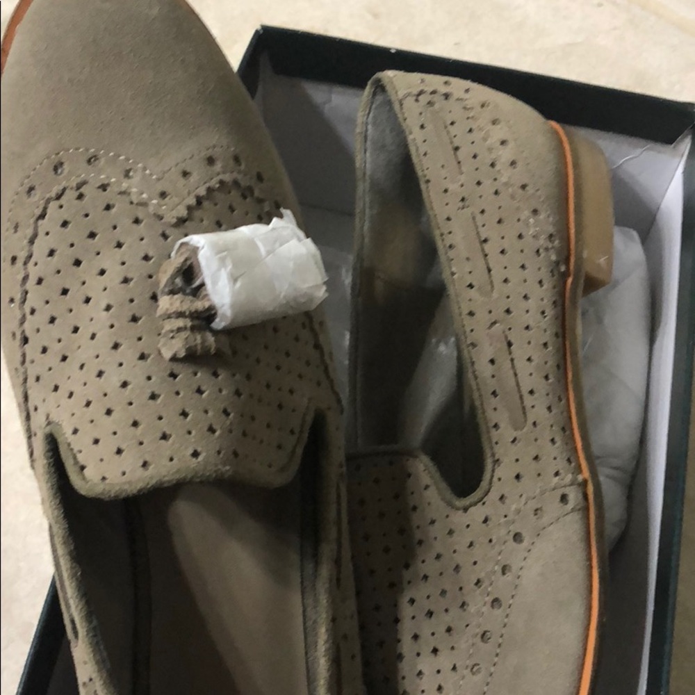 Gray/tan shoes